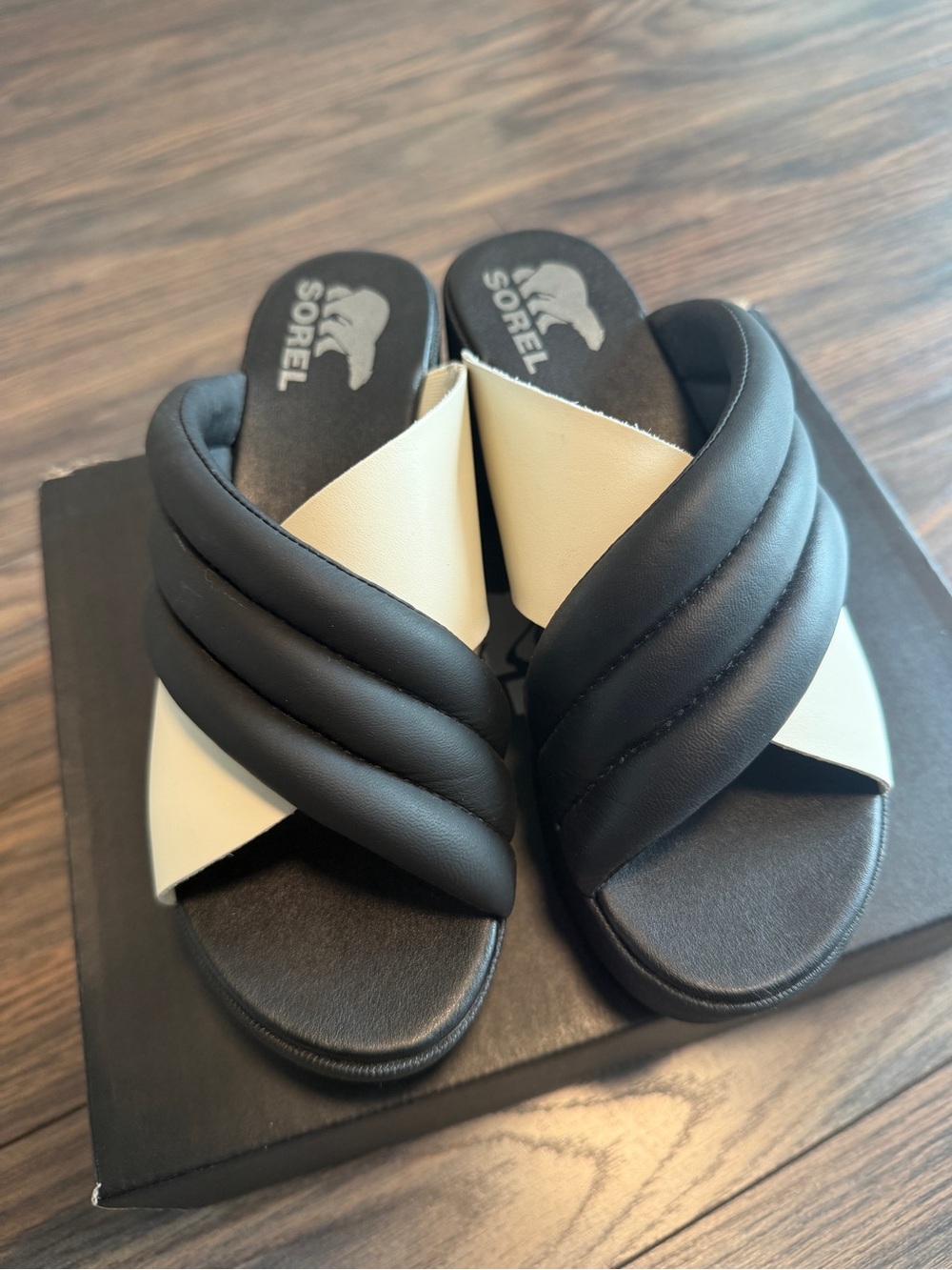 Sorel Black and Cream Padded Crisscross Slide
